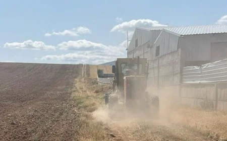 Kırşehir’de hasat sezonu öncesi arazi yolları açıldı